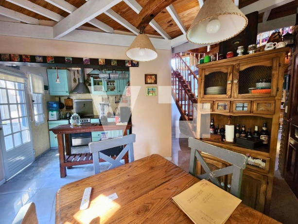 500 Avda. Benavidez, Los Olmos, 1648, 3 Habitaciones Habitaciones, ,Casa,En Venta,Avda. Benavidez,1499